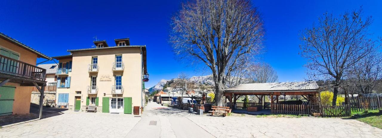 L'Auberge Saint-Vincent-les-Forts Ngoại thất bức ảnh