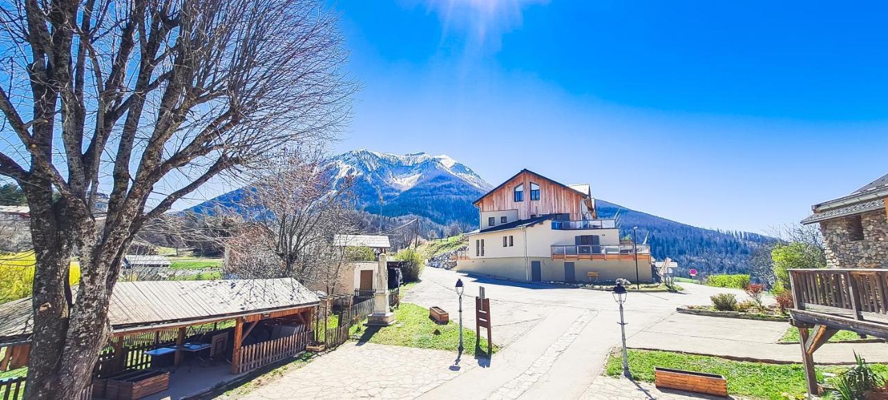 L'Auberge Saint-Vincent-les-Forts Ngoại thất bức ảnh